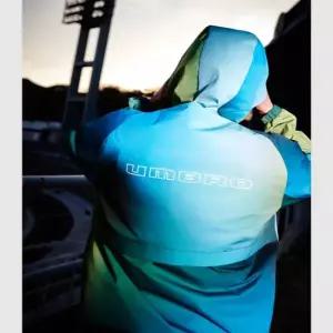 엄브로 UR124SJK31 PTN0 밀리터리룩 야상 올라운드 경량 스트레치 후드형 바람막이 자켓 그린 31 5962132