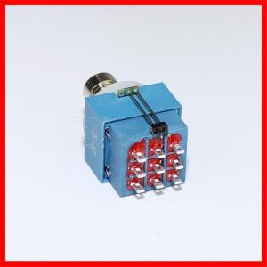 납땜 단자가 있는 풋 스위치, 푸시 단추 래칭 9 핀, 3PDT ON, 적색, 청색, 녹색 LED, 4A, 125VAC, 30VDC, 2