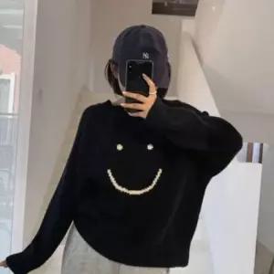 데일리 심플 여성 스마일니트