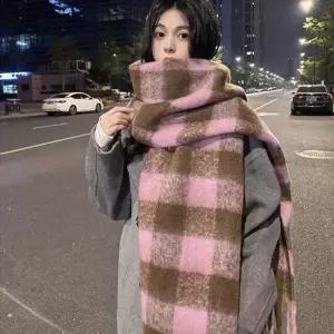 여자 겨울 데이트 룩 주말 체크 빅 머플러 목도리