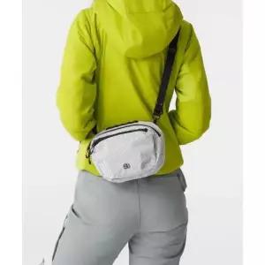 코오롱스포츠 KOLON SPORT 남녀공용 하이킹 힙색 QEBDX26131OWH 268057