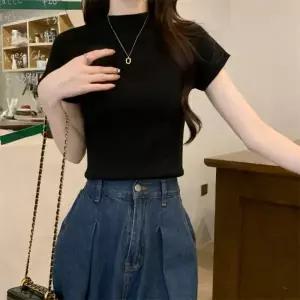 반팔 블랙탑 심플 하이넥티 반목티 여성반팔티 니트 크롭탑 모던핏 모던룩