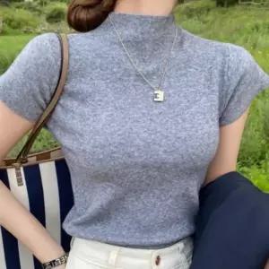 반팔니트 슬림핏티셔츠