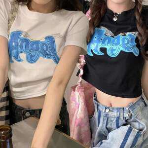 더벨러리 1+1 여성 레터링 크롭 캡소매 티셔츠 BKT5058 프린팅 슬림핏 반팔 숏