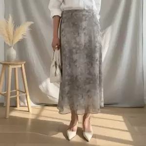 [옷자락]여성용 뒷밴딩 수채화 프린트 쉬폰 에이라인 롱스커트_P423284590