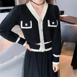 /옷자락 여자 데일리룩 출근룩 니트 가디건 OOTD 정장 스웨터