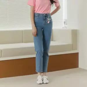 [에고이스트] [BLUE LABEL] 바텍 컬러 포인트 테이퍼드 데님팬츠 (ER2ODP54-T)