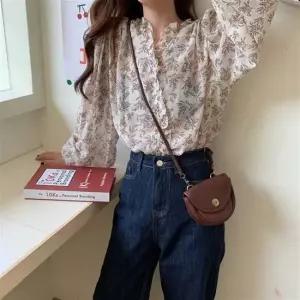 레이스 넥라인 포인트 쉬폰 플라워 패턴 블라우스