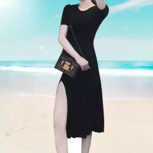 [하프클럽/]블랙 A라인 트임 반팔 루즈핏 데일리 원피스