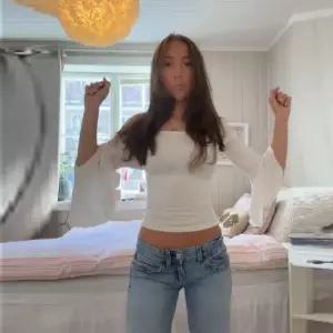 솔리드 컬러 오프숄더 랜턴 슬리브 크롭탑 러플 바디 스퀘어넥 플레이풀 Y2K 봄 여름 캐주얼 패션
