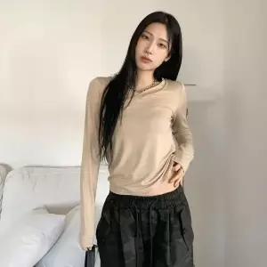[하프클럽/옷자락]여성 여리핏 무지컬러 세미크롭 브이넥 긴팔 티셔츠