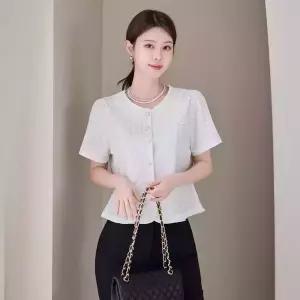 [모리스커밍홈] 펀칭 진주버튼 페플럼 블라우스_M2605BL123B