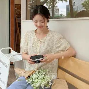 에이나 레이스배색 잔꽃블라우스