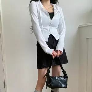[하프클럽/옷자락]여자 간절기 캐주얼 옆트임 기모 스판 크롭 후드 집업