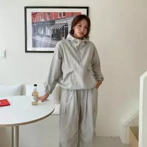 [하프클럽/옷자락]여성 포켓 절개 반집업 후드 바람막이 후디 후드티