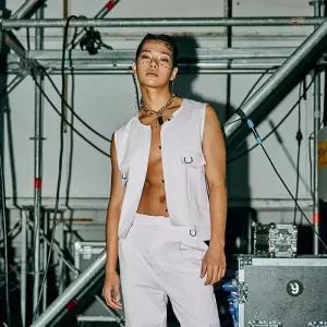 [곽현주컬렉션] 24SS ROUND NECK TWO POCKET VEST