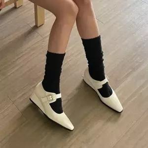 통굽 방한 펌프스 로퍼 스니커즈 봄 정장구두 슬립온