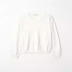 [이지오]Essential V-Neck Knit_Ivory