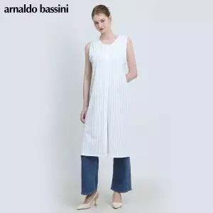 [아날도바시니(ARNALDO BASSINI)] 펀칭자가드 버튼 롱 니트 뷔스티에 (택가격: 138000원)