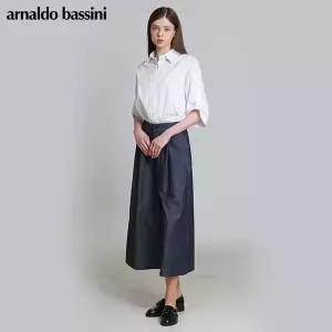 [아날도바시니(ARNALDO BASSINI)] 뒷밴딩 인디고데님 포켓 큐롯팬츠 (택가격: 138000원)
