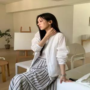 헤지스 여성 25SS [시어서커]아이보리 하이넥 경량 숏 점퍼 HSJU5B303IV