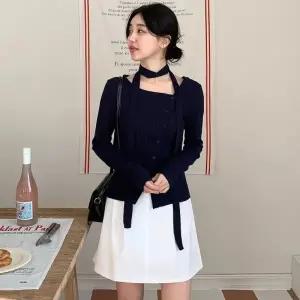 여성 언발란스 넥라인 버튼 장식 스카프 티셔츠 남방