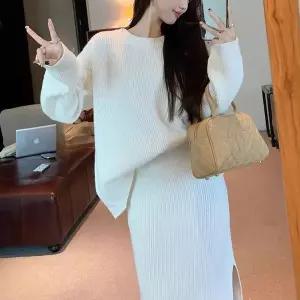 [하프클럽/무드수]스플릿 스웨터 치마 세트 데일리룩