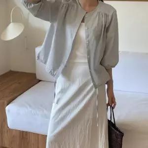 [신세계라이브쇼핑][옷자락] 여자 모던한 분위기 셔링 디테일 칠부 소매 가디건