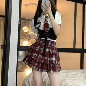 화이트 반팔퍼프 블라우스 레드체크치마 세라복 교복