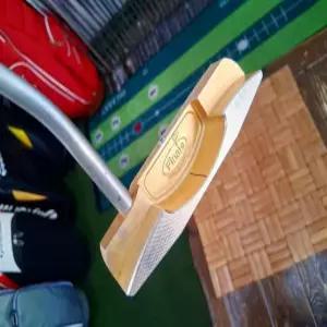 중고 휘날레 CURVED FACE GOLD FORGED 퍼터 33인치 (ARCH 500 모델)