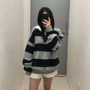 [아트박스]/옷자락 여자 단가라 카라 오버핏 긴팔 티셔츠