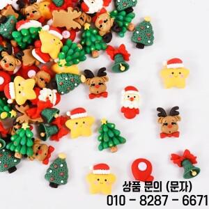 20pcs 미니 크리스마스 수 지 입상 공예 귀여운 순 록 트리 산타 클로스 플랫 백 카보 숑 장식품 DIY 새해
