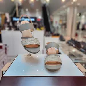 허시파피여성 4.5cm 경량 가죽스트랩 웨지힐 미들샌들 3fr026_CA2435898