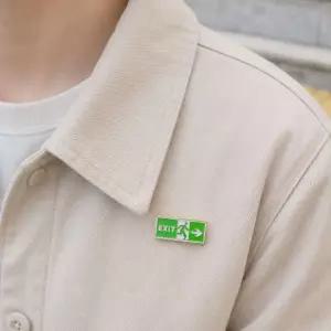 EXIT 비상구 뱃지 가방꾸미기