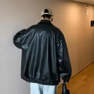 남성 단정한 항공 점퍼 가죽옷 아우터 봄가을 블랙 라이더 루즈핏 빅사이즈 커플 캐주얼 PU가죽 재킷 DUCH