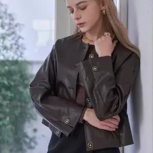 르니앤맥코이세이브존05노카라라운드페이크레더버튼자켓MM04JK406