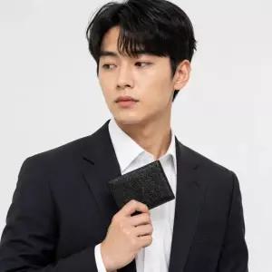 톰브라운 MAW021L 00198 001 삼선탭 폴드 더블 카드지갑 배송