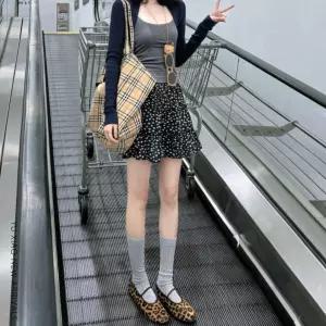 블랙 부스스 플라워 케이크 스커트 여자 여름 얇은 사이즈 뚱뚱 mm 작은 키 큰 날씬해 보이는 a자 반신