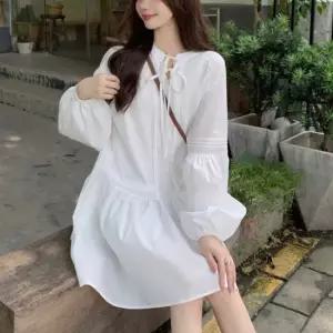 셔링 플레어스커트 화이트 원피스 벌룬소매 브이트임 여성원피스 화이트원피스