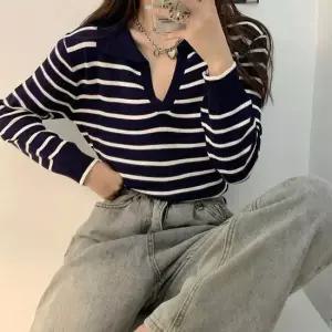 여성 베이직 스트라이프 긴팔 브이넥 카라티 줄무늬티