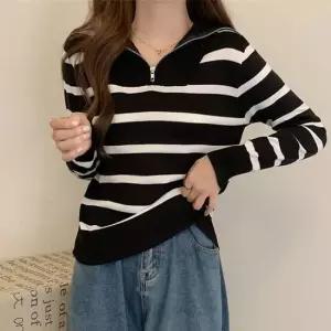 여성복 데일리 티셔츠 깔끔 하이넥 반집업 니트