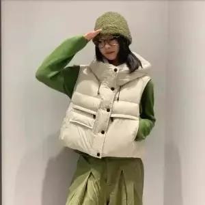 여친 캐주얼 트렌디 아이템 조끼 다운 후드 민소매 HT1