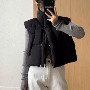 유니크 디자인 여성 하이넥 포켓 스트링 패딩조끼 안답답 실내겉옷 안갑갑 레이어드