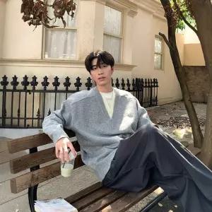 남성 트렌디 아이템 니트 브이넥 차콜 V넥 페이크 투피스 코트 가을 HT3