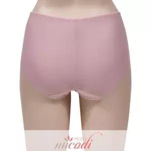 여성 엉덩이를 감싸는 누디라인 삼각팬티