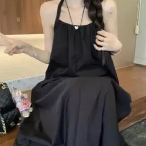 여성용 홀터넥 롱 원피스 뒷트임 A라인 해변 바캉스룩 루즈핏 드레스