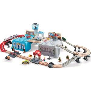 Hape 슈퍼 시티스케이프 운송 버킷 세트 | 3세 이상 어린이를 위한 도시 장면, 비행기, 배터리 구동 엔진이 장착된 나무 장난감 기차