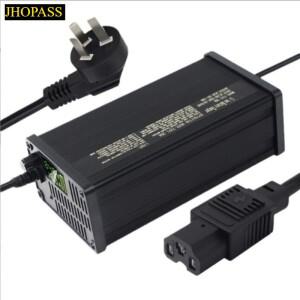 20S 스마트 LCD 디스플레이 AC 110V 또는 오토바이 전자 자전거 스쿠터 충전에 대 한 84V 리튬 배터리 영국