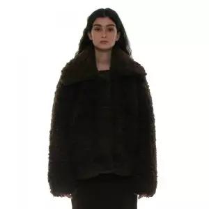 [국내백화점 매장정품] 파르티멘토 PARTIMENTO 우먼 WOMEN 와이드 카라 플러피 퍼 코트_브라운 PW-24290BR