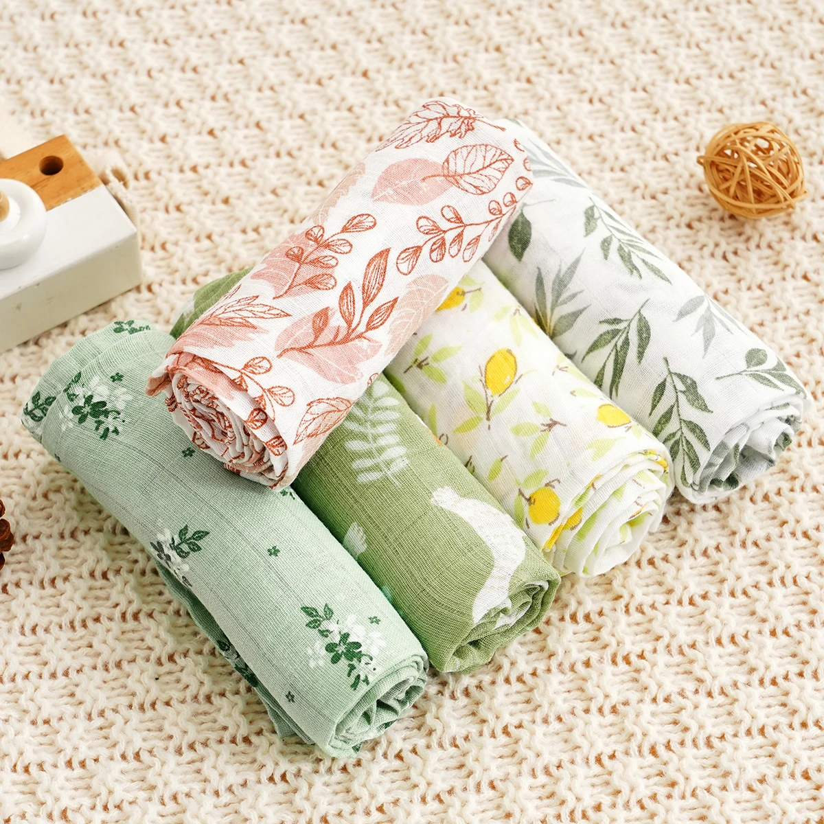 Elinfant 5pcs 선물 세트 대나무 면화 모슬린 턱받이 Burp Cloth 100% Cotton 60*60cm 2 레이어 아기 스카프 손수건